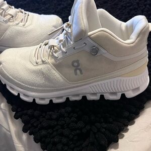 On Running off- White Sneakers